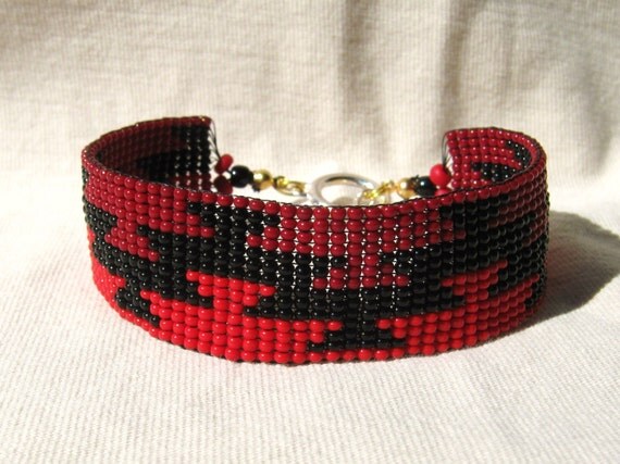 Items similar to FRIENDSHIP Yurok Hupa Wiyot Basket Weave Design