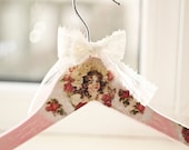 Personalized Wedding Hanger - LilisInspiration