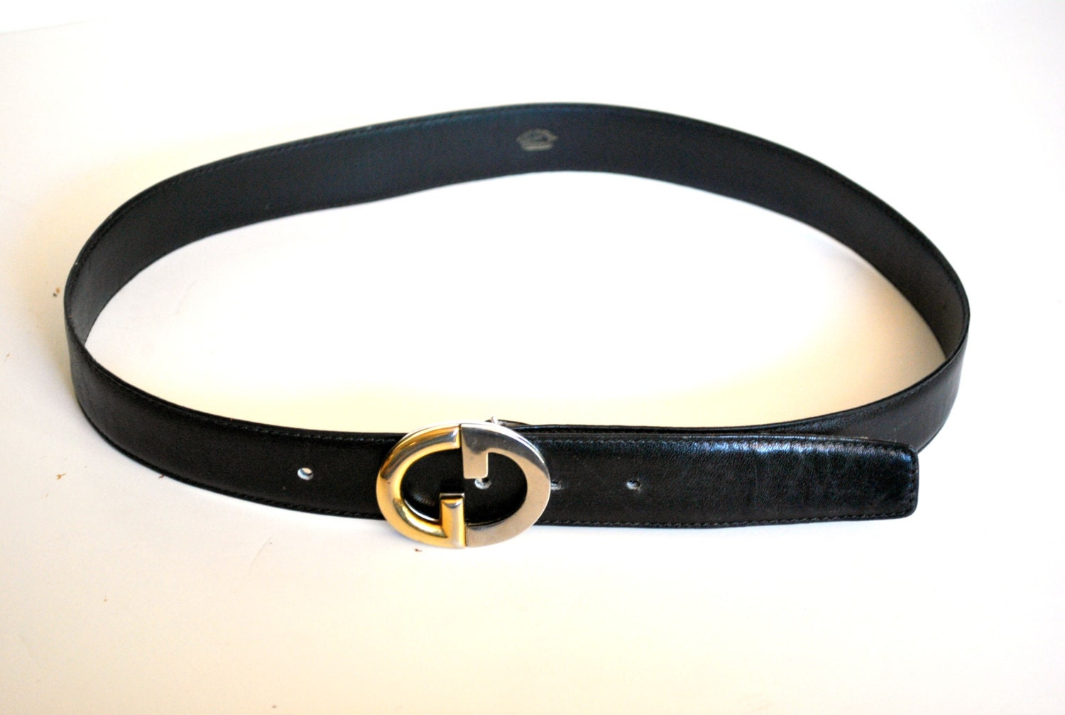 80s Gucci Leather Belt with Double G Logo / Black by miskabelle