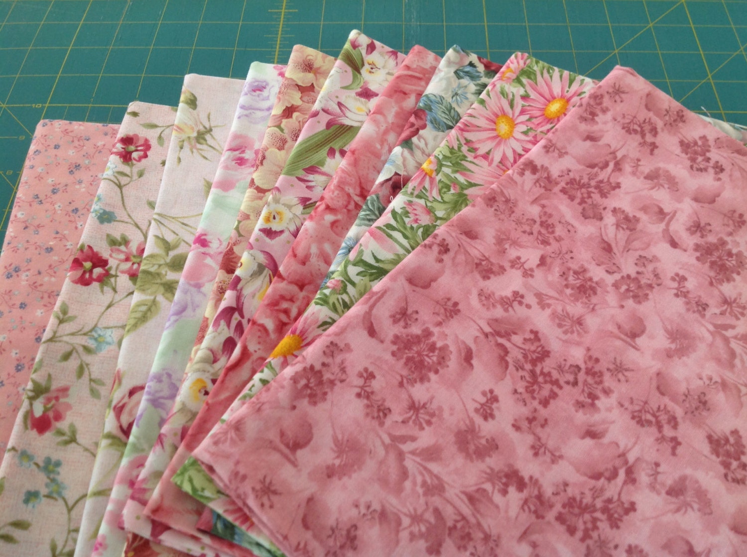 sale shabby chic in pink fabrics 5 yards by marymcnultydesign sale shabby chic in pink fabrics 5 yards by marymcnultydesign