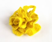 Felted flower yellow brooch hand felted brooch lemon - Dagneart