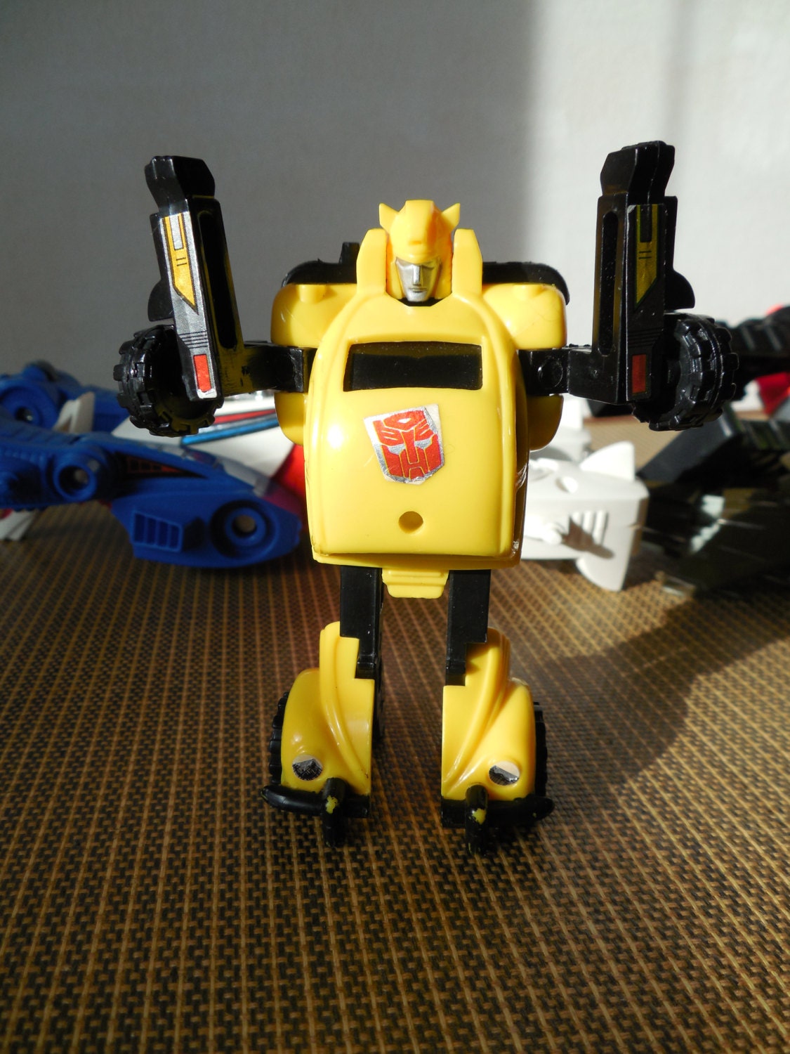 yellow bumblebee transformer car