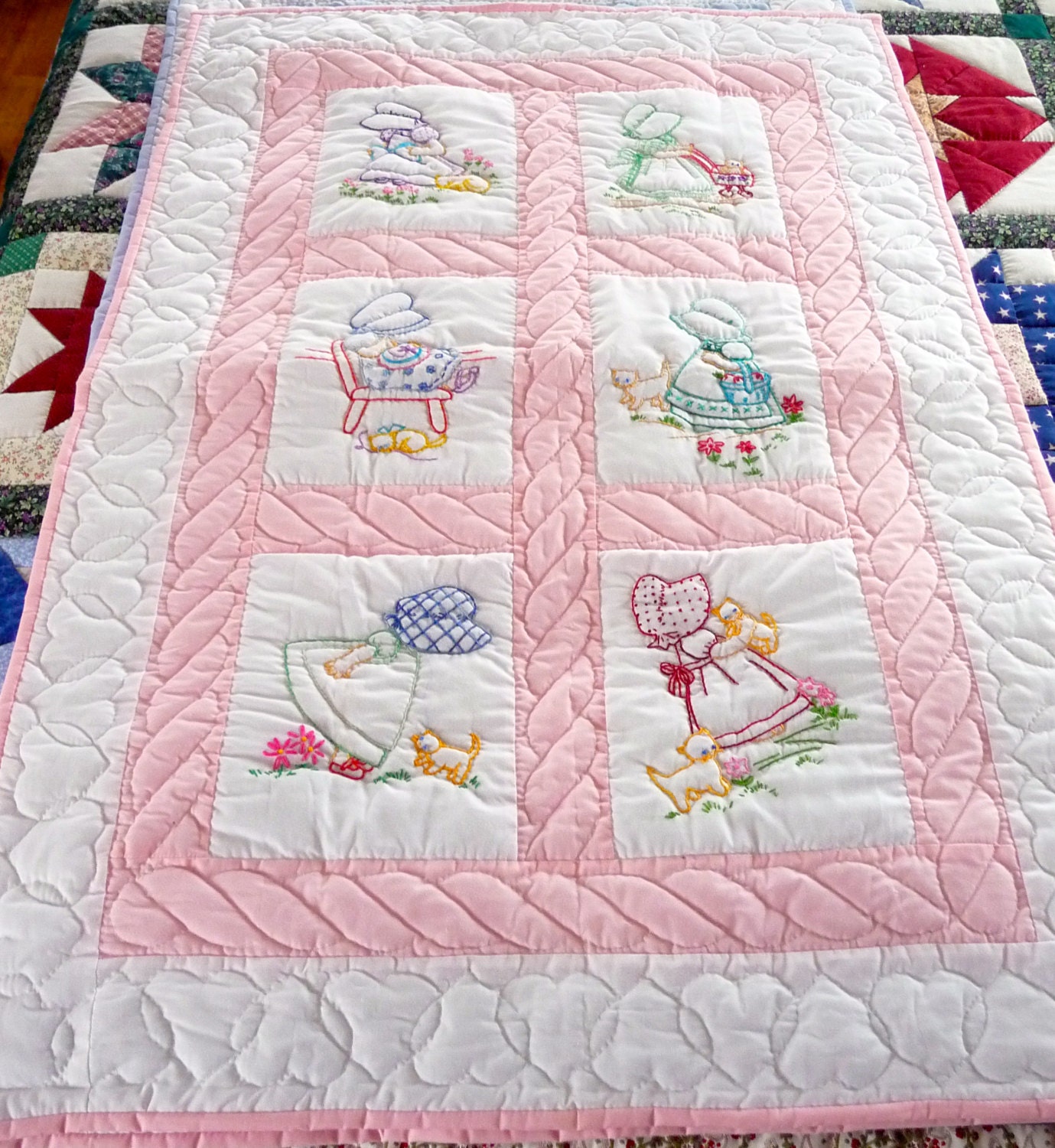 items-similar-to-amish-baby-or-infant-quilt-sun-bonnet-sue-hand-quilted-and-embroidered-on-etsy