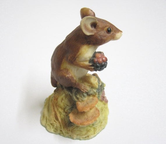 white mouse figurine