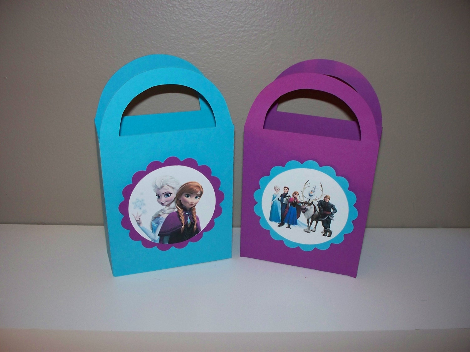 10 Frozen Paper Favor Bags - Girls Birthday Party