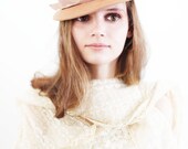 Derby Wool Hat. Beige Tan Rose. One Size. Bowler, Round Hat // 70s Vintage - 21 inch, Short Brimmed, Round Hat - Chin Strap, Ribbon Band, - SalvatoCollection Derby Wool Hat. Beige Tan Rose. One Size. Bowler, Round Hat // 70s Vintage - 21 inch, Short Brimmed, Round Hat - Chin Strap, Ribbon Band, - SalvatoCollection