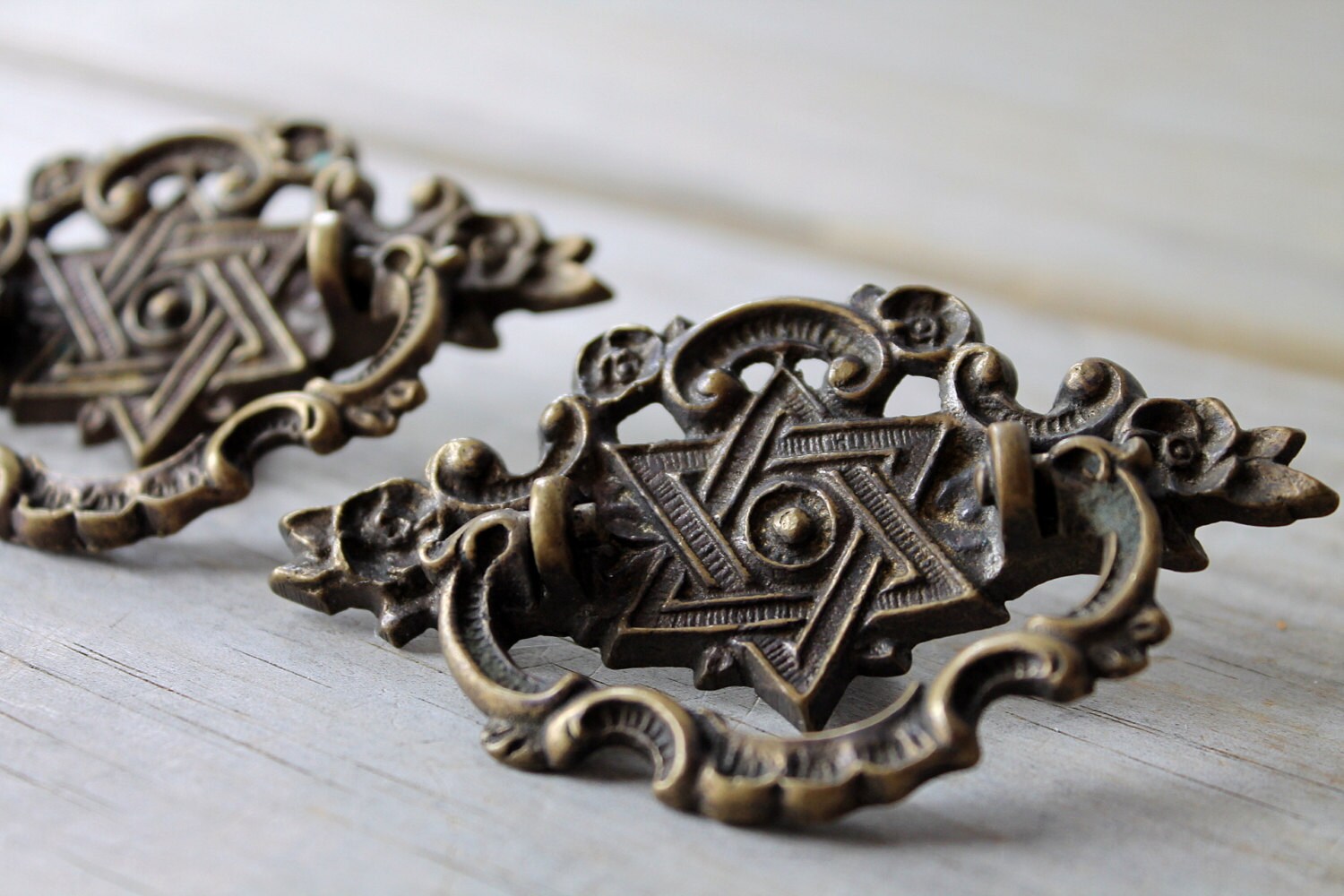 Vintage brass drawer pulls / Victorian style / by WhiteDogVintage