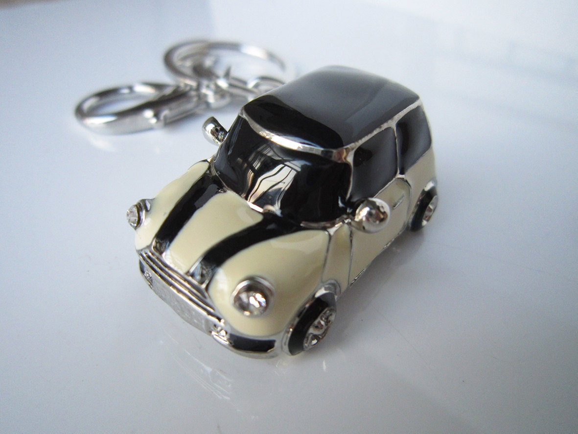 white gold mini car keychain,Pepper white body, black roof, black ...