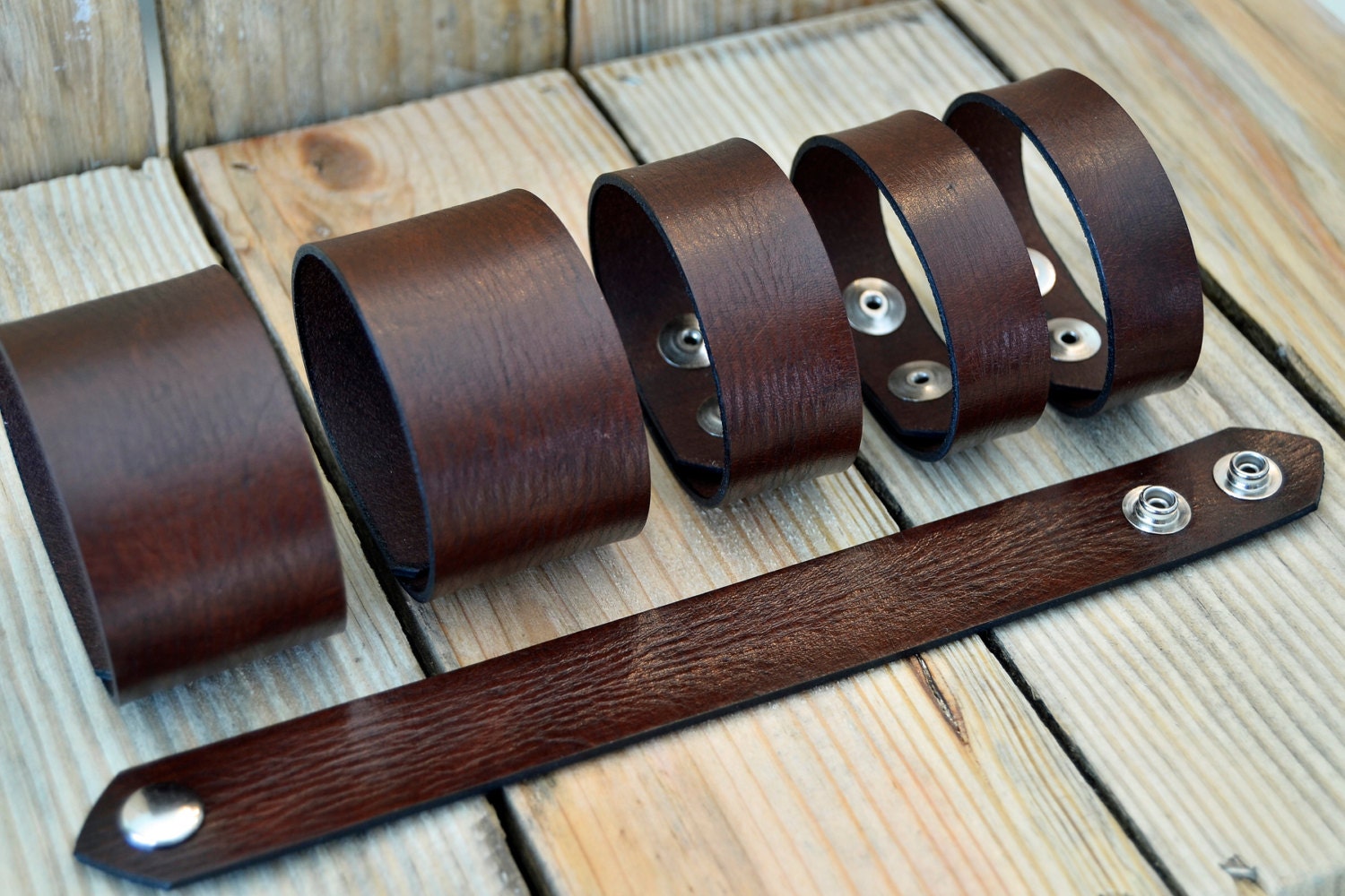 Leather Bracelets Wholesale Usage