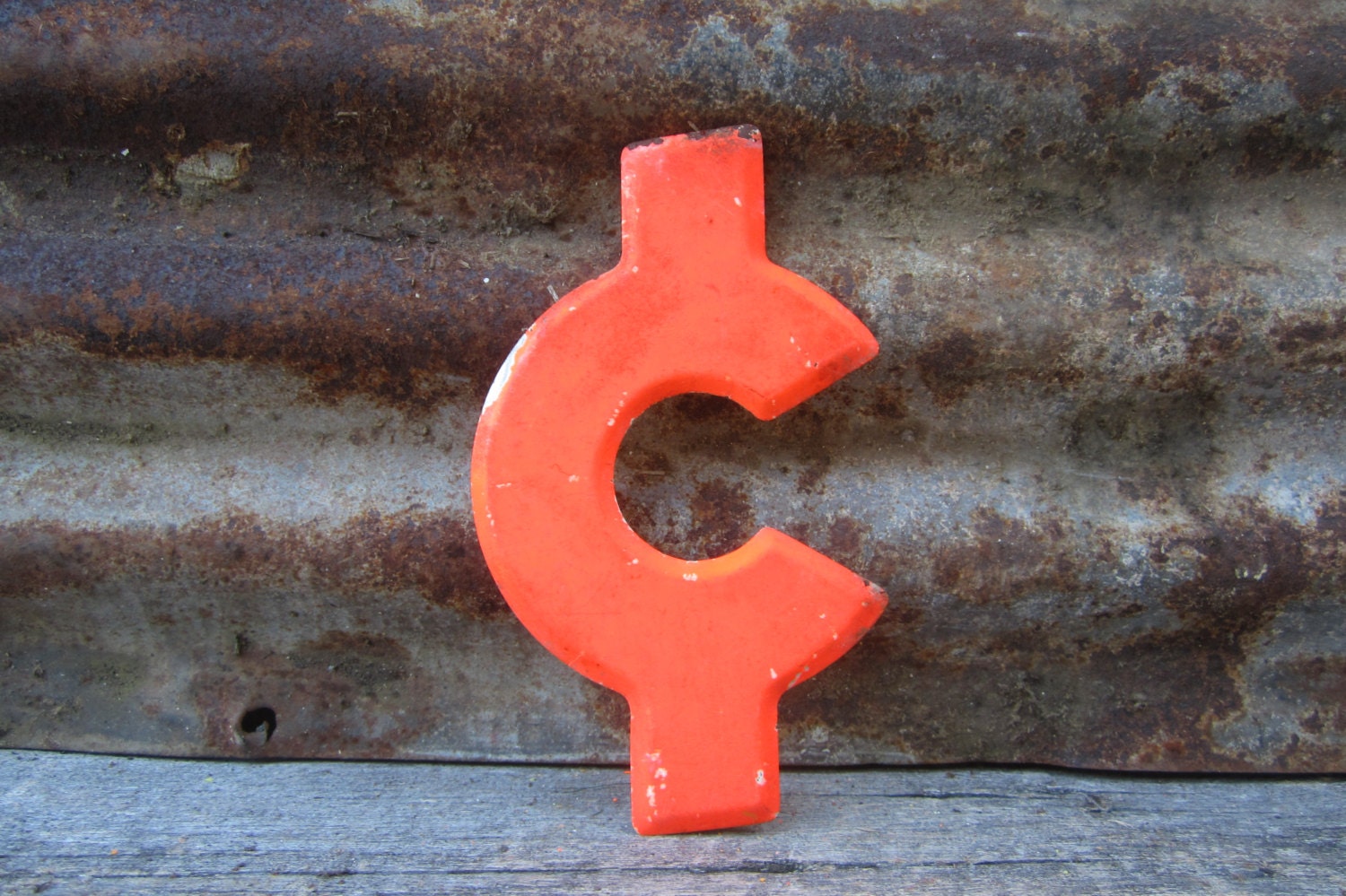 ... Symbol VTG Painted Bright O...