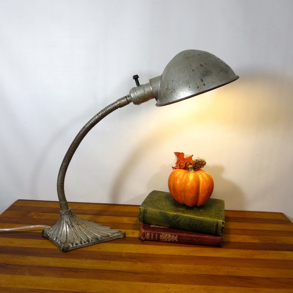 Vintage Industrial Goose Neck, Desk Lamp, Silver Diamond, cast iron base 1920s, gooseneck Antique