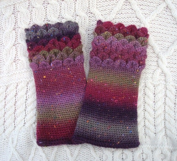 Crocodile Stitch Dragon Scale Crochet Wrist by SelkieCrochet