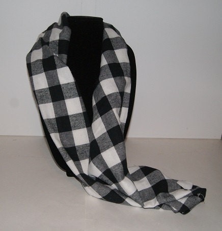 Items similar to Black and White checkered infinity scarf on Etsy