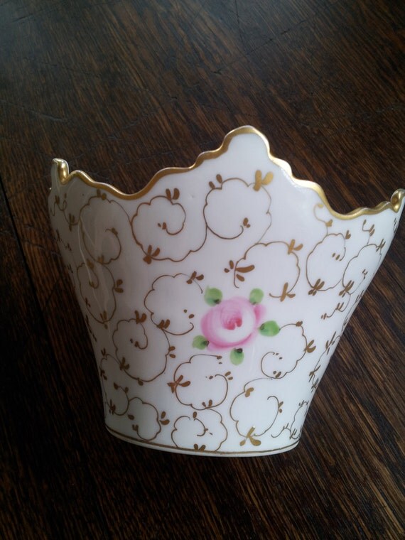 Items Similar To Vista Alegre Crown Shaped Vase Mottahedeh Va Portugal Porcelain Planter Gold