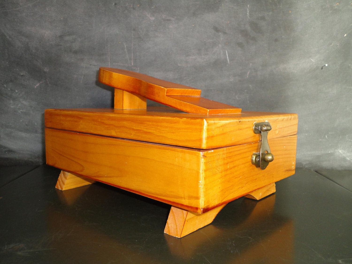 shoe polish storage box