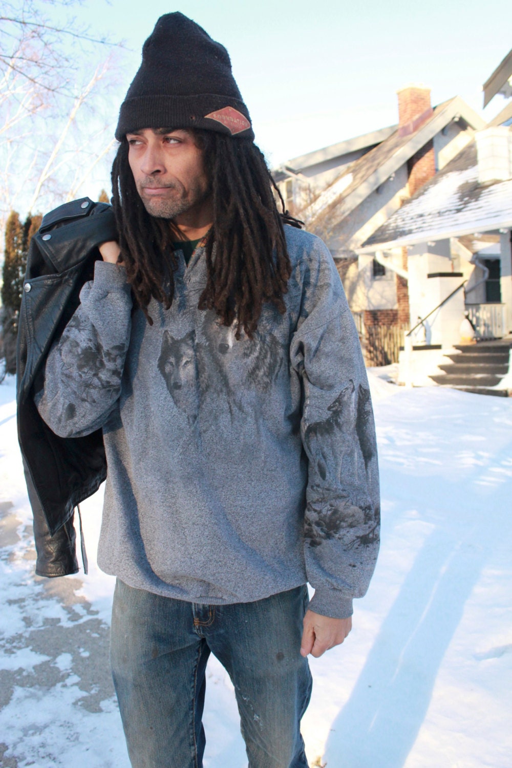 Grey leather jacket: perfect topper for spring Grey leather jacket: perfect topper for spring