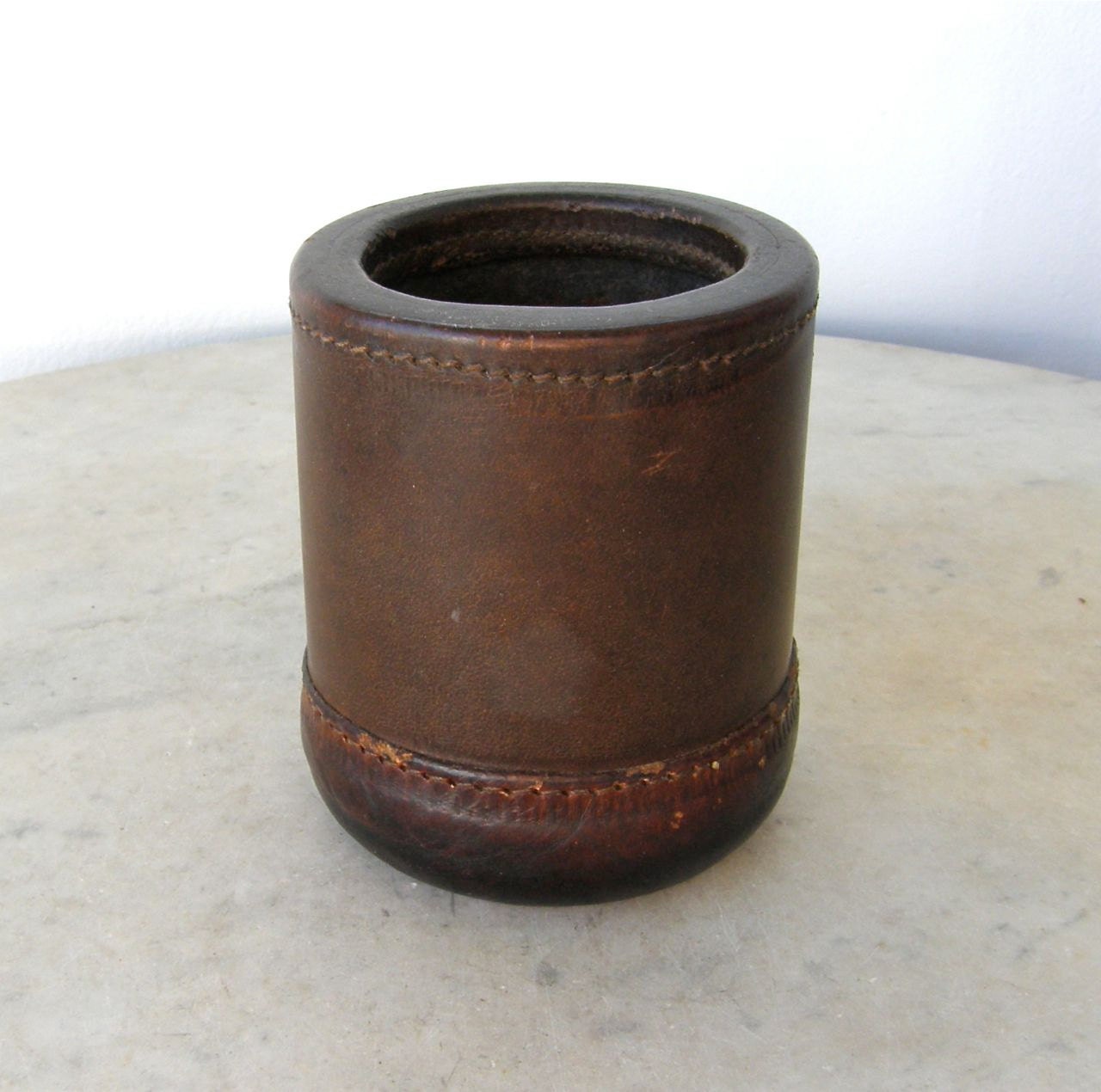 LIARS Patina Leather CUP  DICE dice Brown All Interior cups   Great vintage Fabulous
