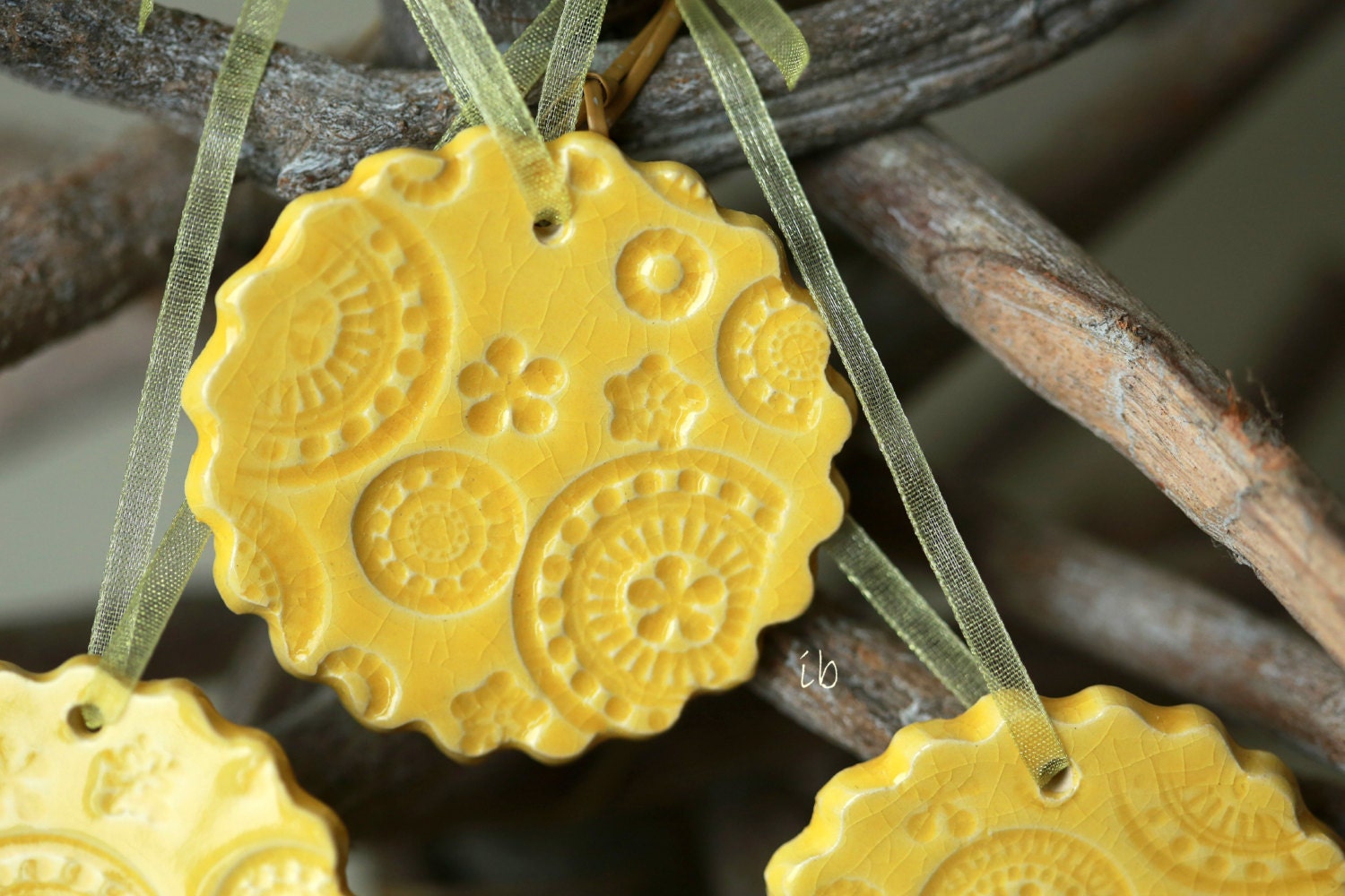 Ceramic Christmas Ornaments Yellow Lace Ceramic  Winter Home Decoration Gift Set of 3 - Ceraminic