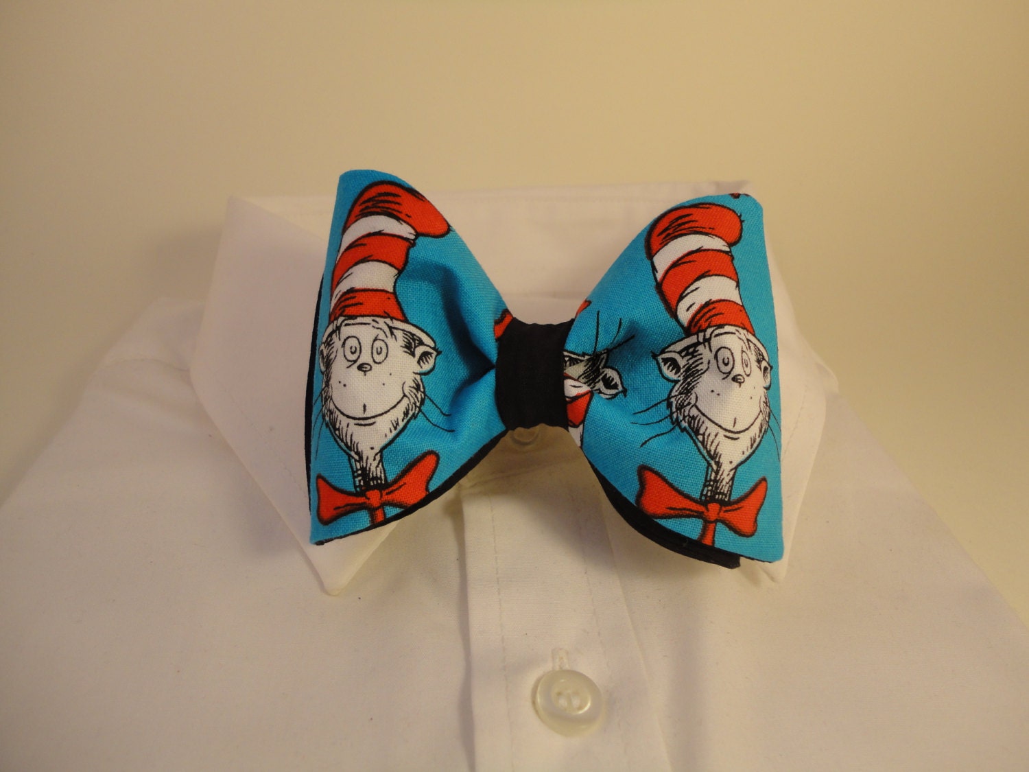 Cat in the Hat Bow Tie by sewfairycute on Etsy
