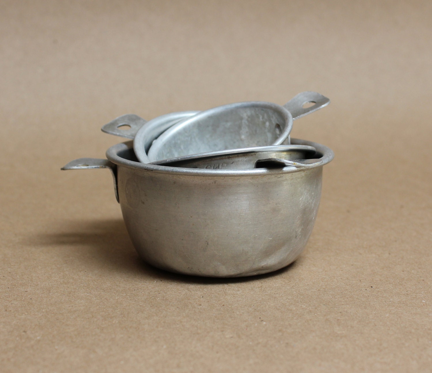 Aluminum Cups cup by vintage Set PluckedVintage measuring Vintage  of Rustic aluminum Measuring