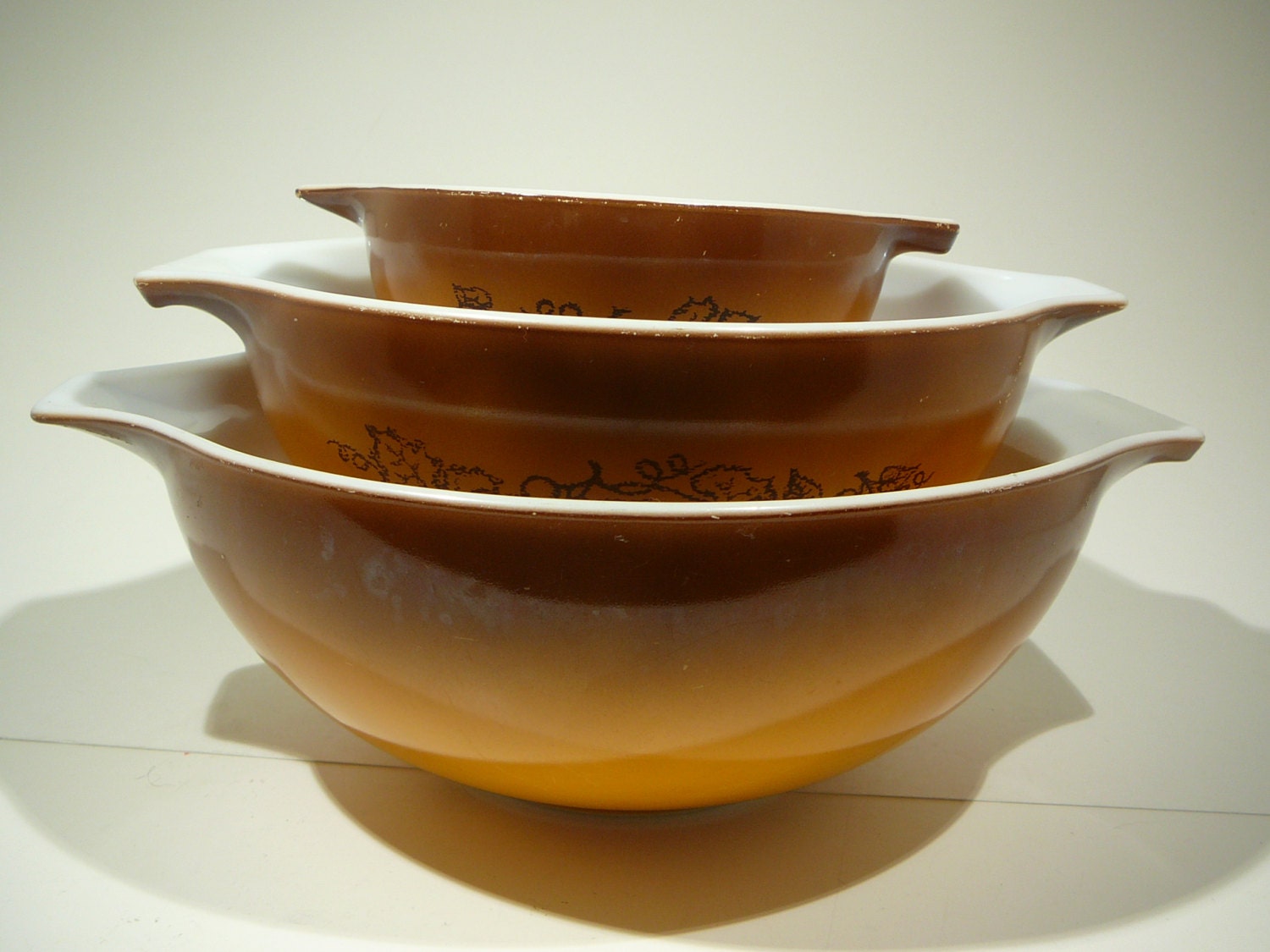 Items similar to Set of Pyrex, Mixing bowls, Old Orchard, Brown Pyrex