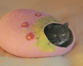 Felted pink Cat bed with flowers/ cat cave/ pet house M-XL - Wool4Art