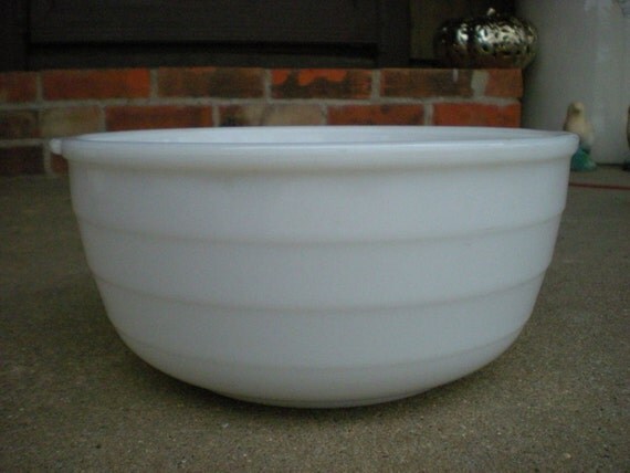 Vintage GE mixing bowl Bee hive mixer stand by AltmodischVintage