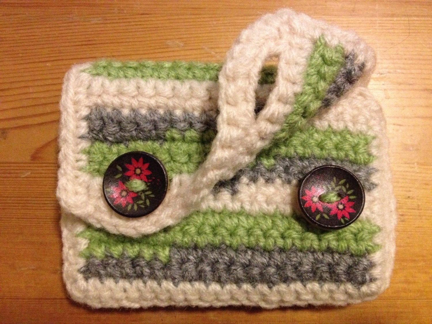 Crochet Wallet Pattern, Cute Hip and Functional with 2 departments