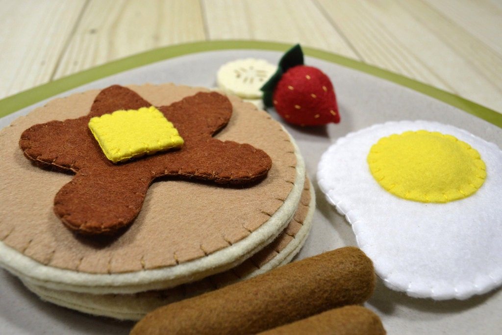 Felt Food Pancake Breakfast - Play Food Set - Pancakes, Sausages, Egg & Fruit - FiddledeeDeeCraft