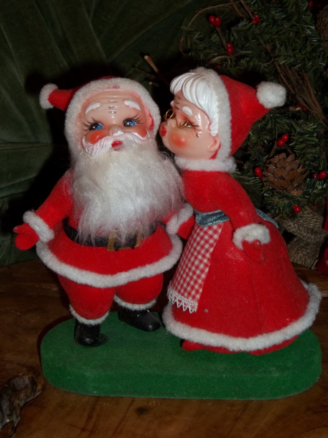 vintage santa and mrs claus red and white by junkyardelves vintage santa and mrs claus red and white by junkyardelves