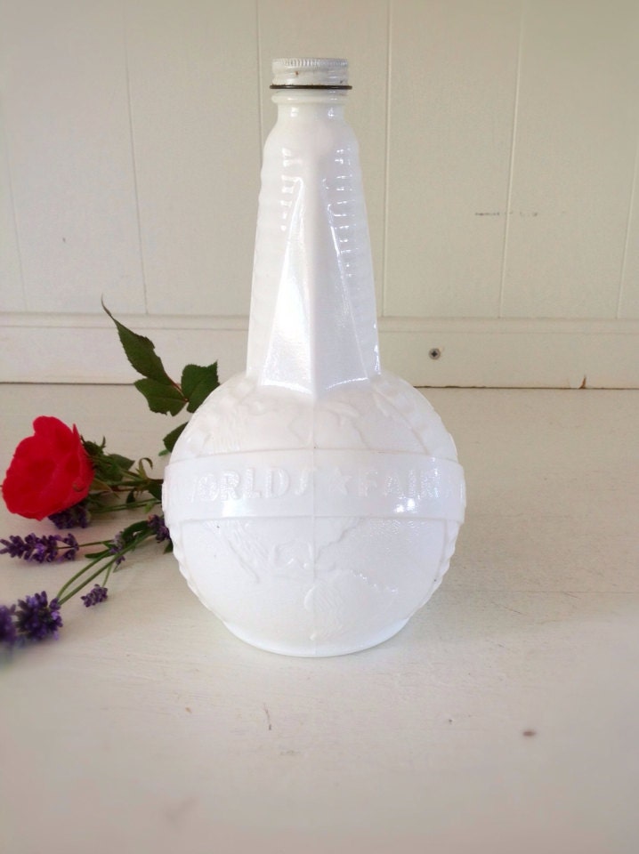 1939 World Fair Souvenir BottleVintage BottleVintage by ReDigIt