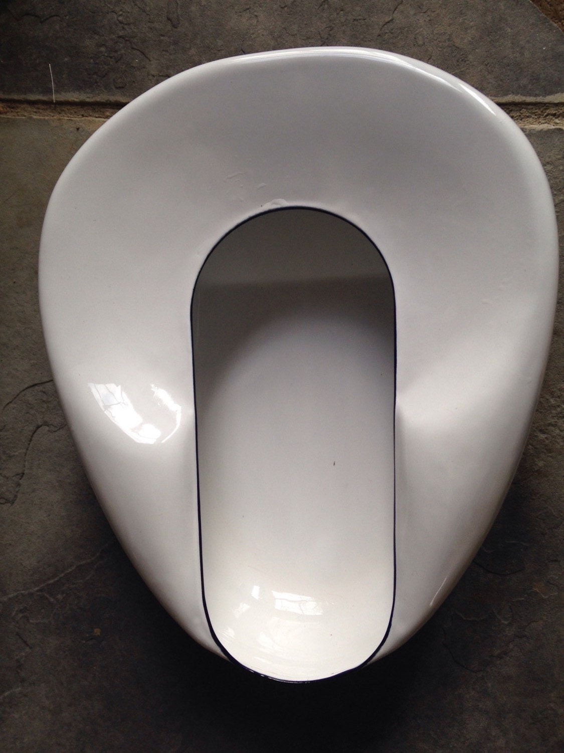 Vintage enamelware bedpan rustic or primitive by Purl1VintageToo