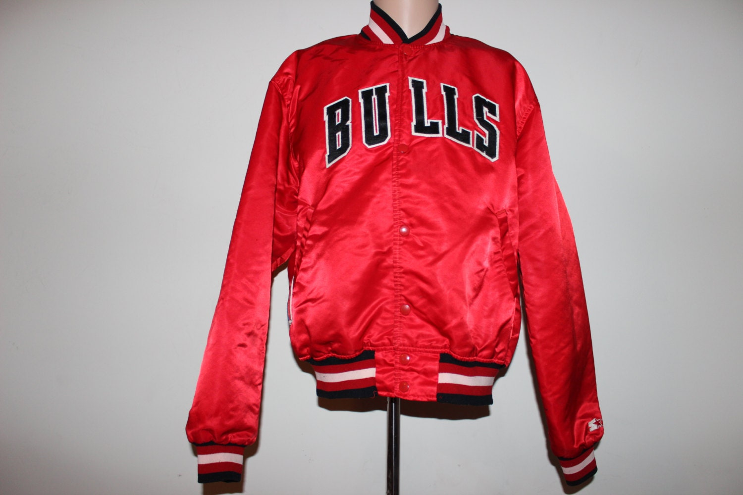 Vintage Chicago Bulls Satin STARTER Jacket L