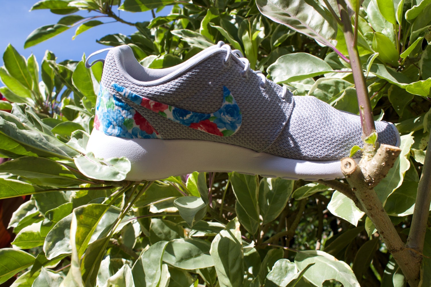 nike rose gold roshe