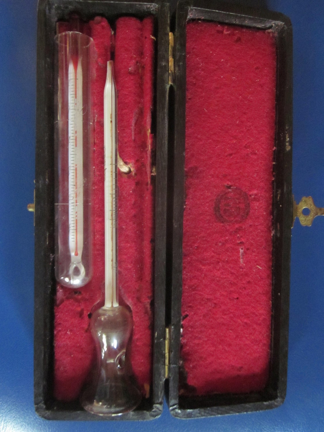 2 antique medical thermometers in wooden box. very by diddle47