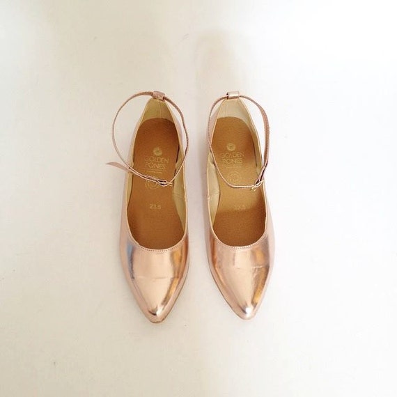 mia pointed flats