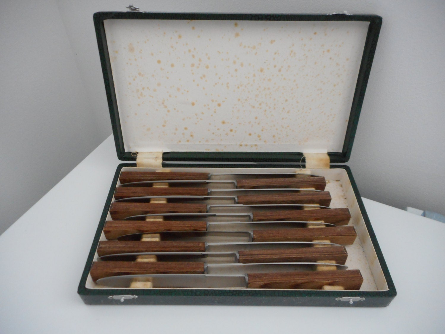 French vintage set of 12 fish / table knifes by FrenchBargains