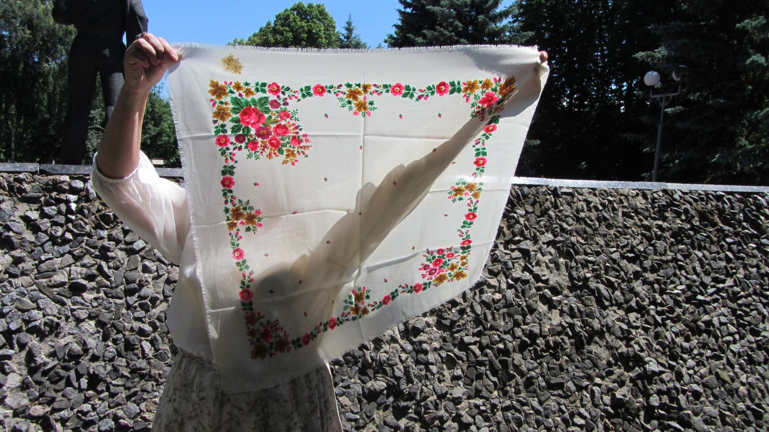 Great Wool Floral White Scarf, Ukrainian White Shawl, Russian Floral Scarf, Flor