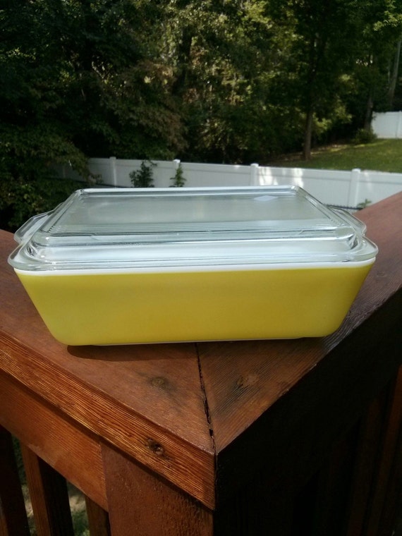 Pyrex Vintage Primary Yellow Refrigerator Dish Fridgie W Lid With Lid