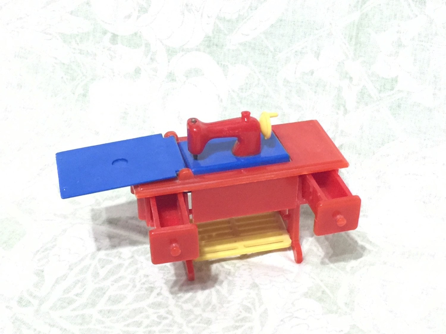 furnishings today top a hundred stores