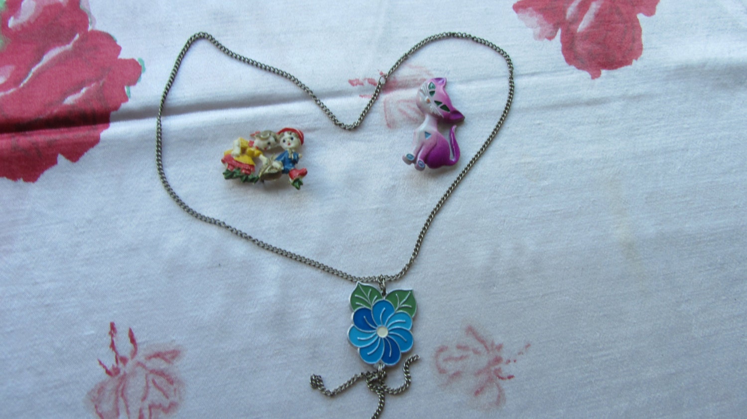 Lot of 2 Assorted Vintage Pins from the 50s, 80s and Neklace from 90s