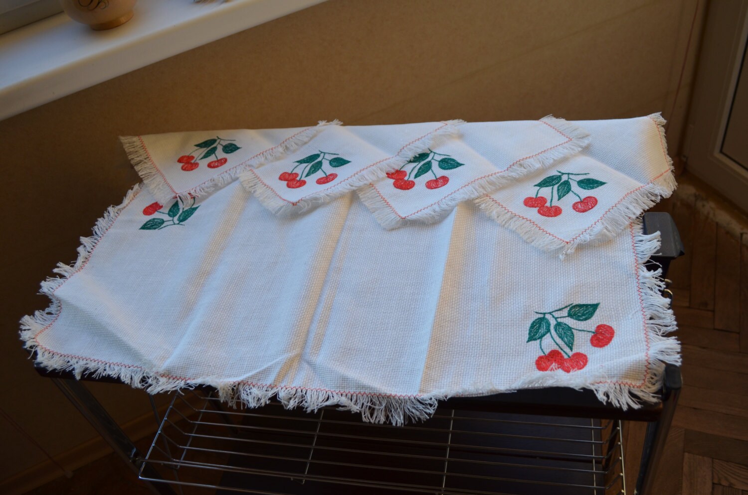 Cross Stitch Handmade Tablecloth With 4 Napkins, Cherry patterns table napkins a