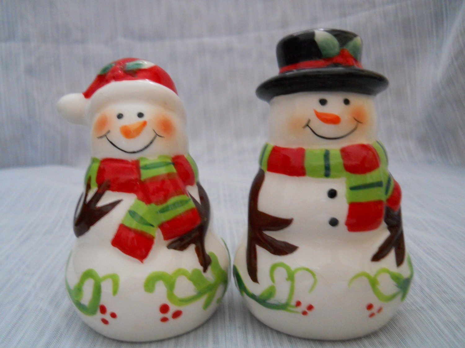 Mr And Mrs Snowman Salt And Pepper Shakers Vintage Collectible