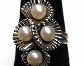 Flamenco Ring- White Pearl/Patina