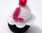 Crocheted cupcake Christmas tree ornament - Personalized with initial