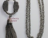 Vintage 1975 Sarah Coventry "Antique Lady" Silver Necklace