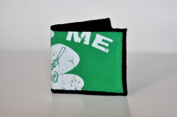 KISS ME IM IRISH T-SHIRT WALLET...7 POCKETS