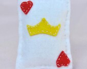Alice In Wonderland - Queen of Hearts Felt Brooch