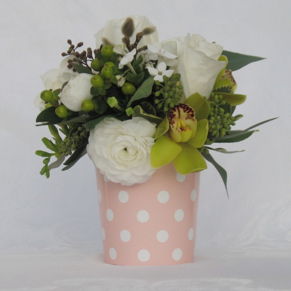 6 Flower VASES for Parties, Weddings, Showers, Birthdays. 6 Pots and 6 REVERSIBLE REUSABLE Decorative sleeves. PINK polka dots and filigree