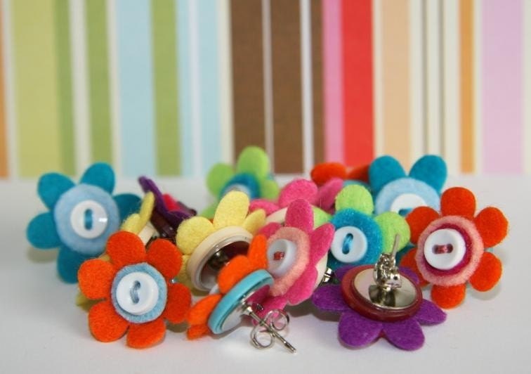 FLOWER ON A BUTTON stud earrings Sale